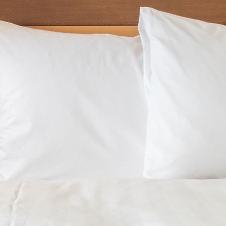Holiday Inn Express & Suites Oshawa Downtown - Toronto Area By Ihg Экстерьер фото