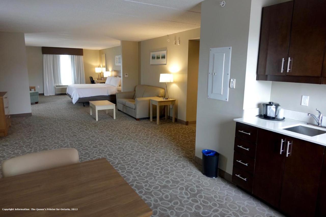 Holiday Inn Express & Suites Oshawa Downtown - Toronto Area By Ihg Экстерьер фото