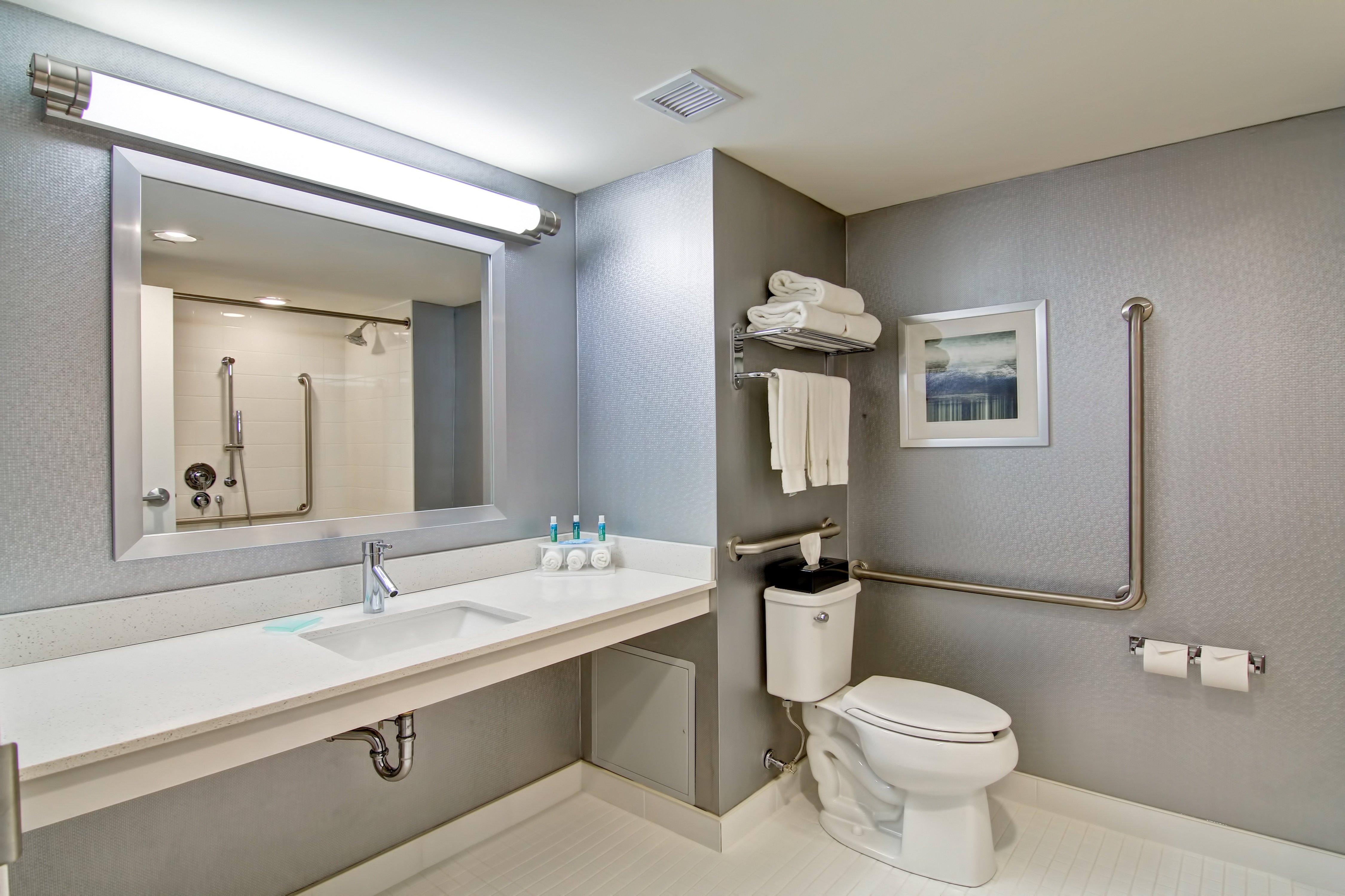 Holiday Inn Express & Suites Oshawa Downtown - Toronto Area By Ihg Экстерьер фото
