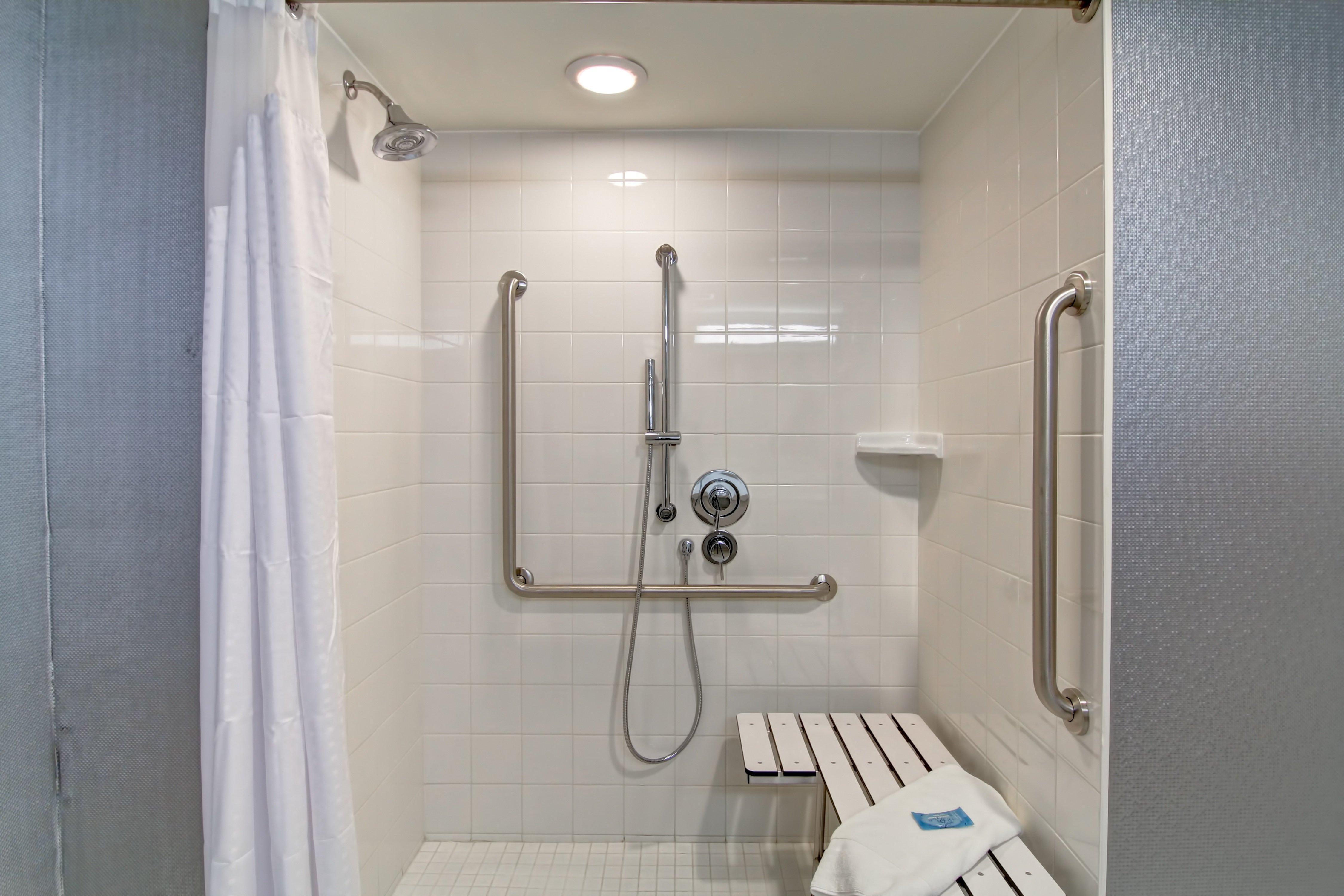 Holiday Inn Express & Suites Oshawa Downtown - Toronto Area By Ihg Экстерьер фото