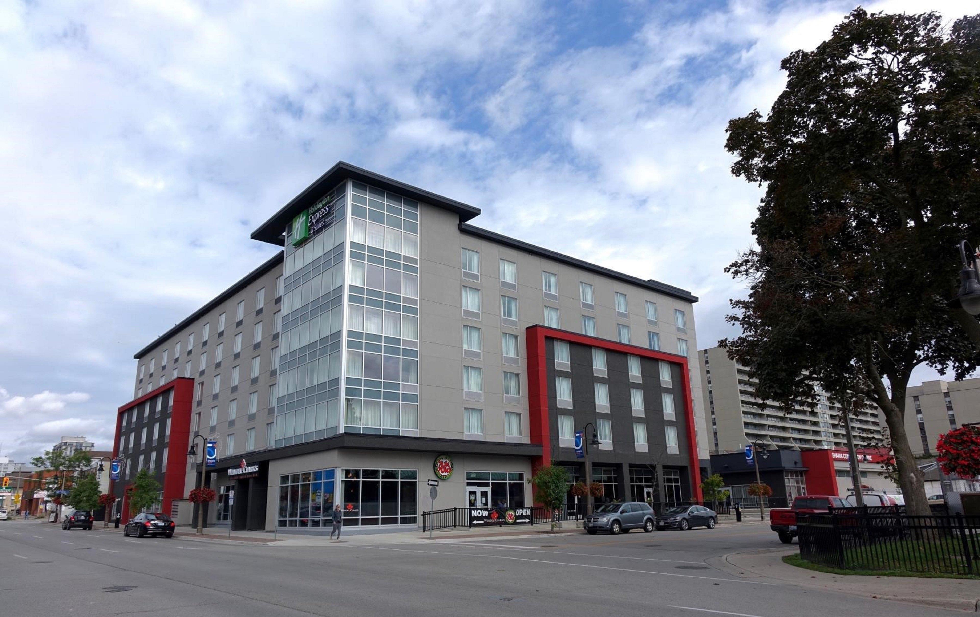 Holiday Inn Express & Suites Oshawa Downtown - Toronto Area By Ihg Экстерьер фото