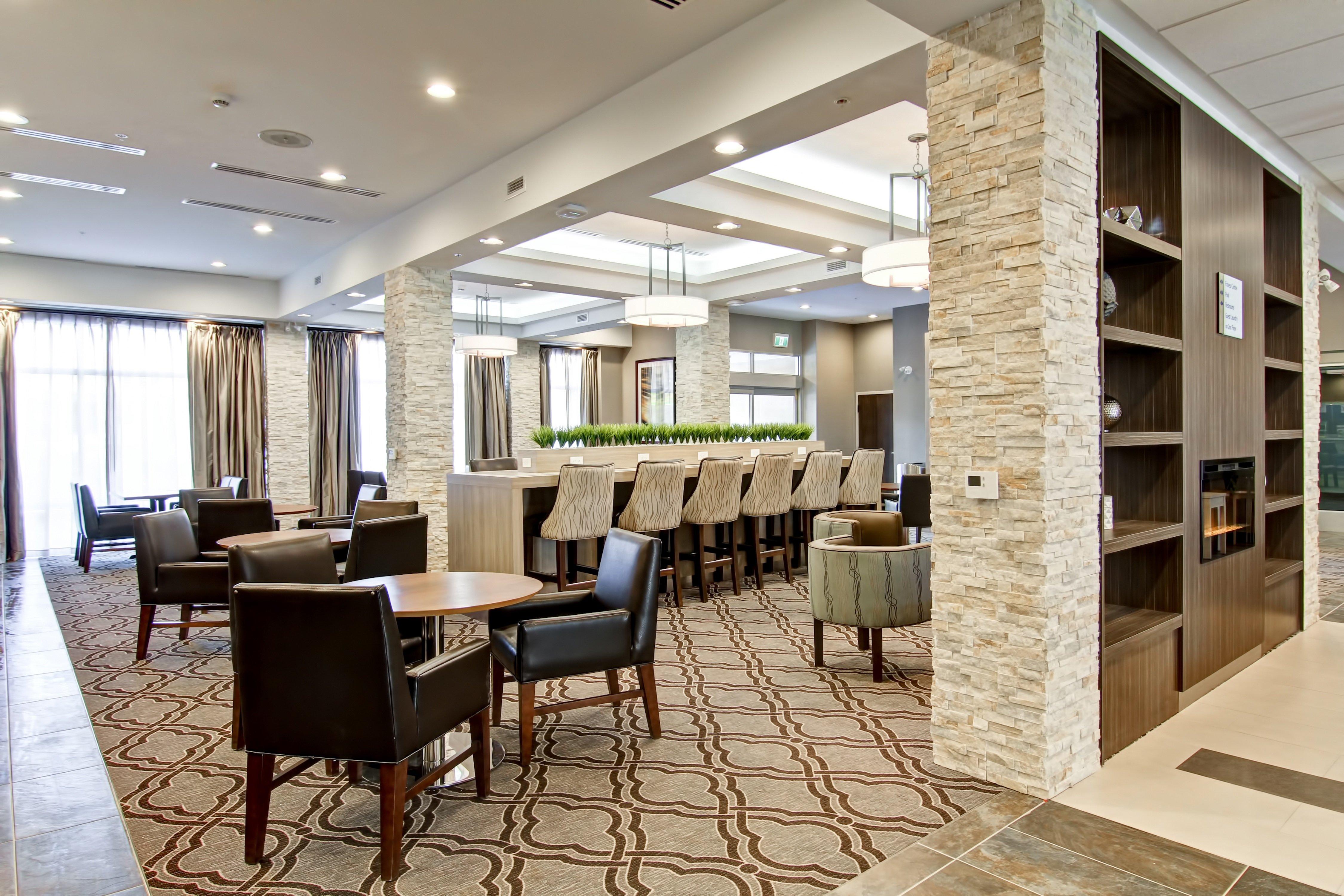 Holiday Inn Express & Suites Oshawa Downtown - Toronto Area By Ihg Экстерьер фото
