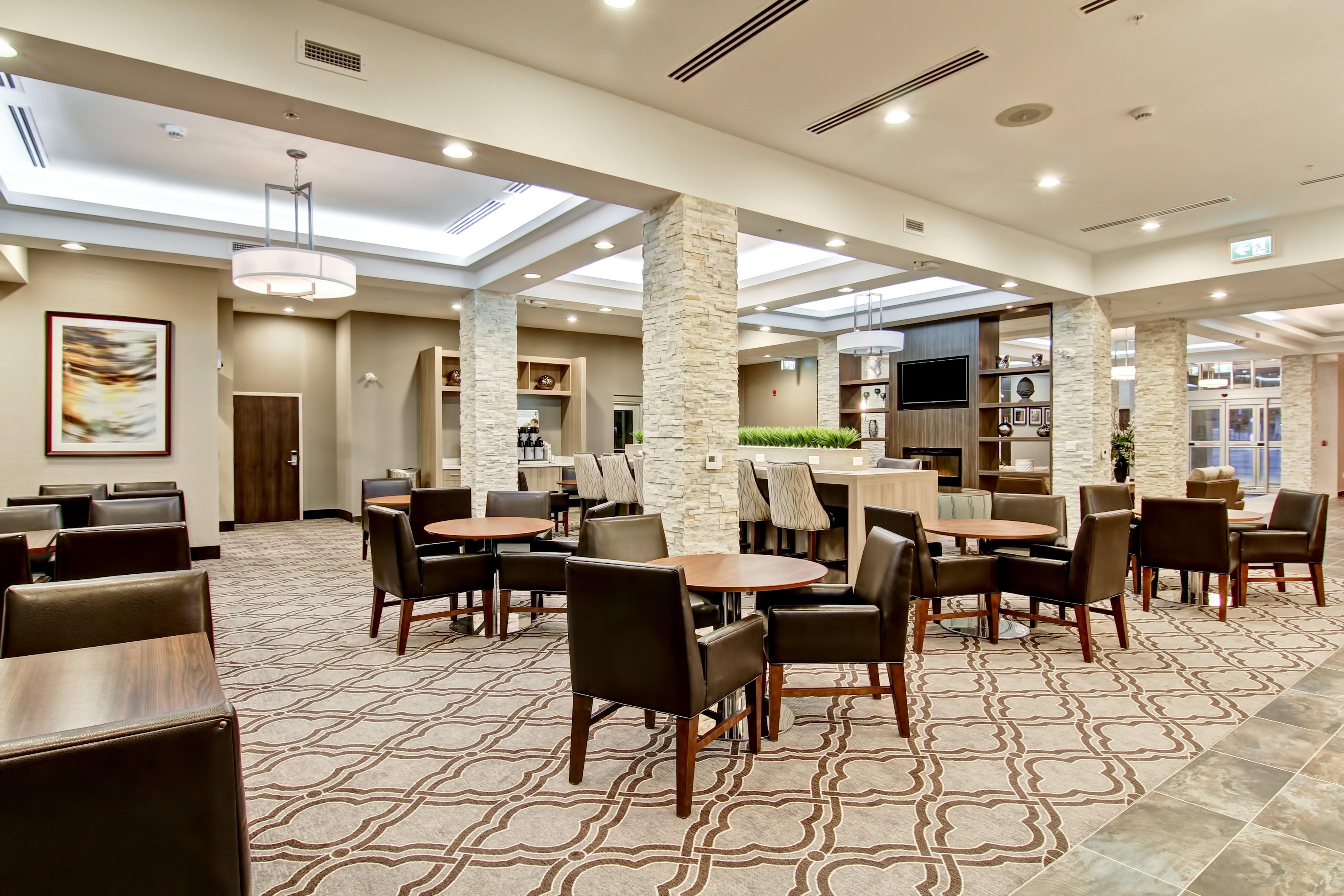 Holiday Inn Express & Suites Oshawa Downtown - Toronto Area By Ihg Экстерьер фото
